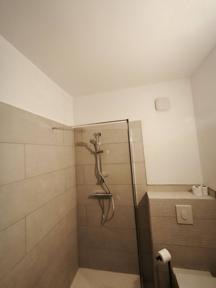 Travaux de second œuvre complets en intérieur avec plomberie, carrelage et électricité à Hyères 83400 Var