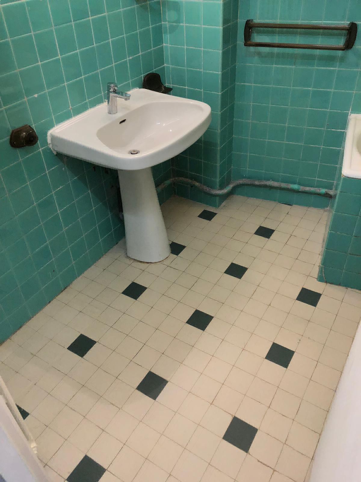 Rénovation complète d'appartement à Sanary : plomberie, électricité, carrelage et aménagement de salle de bain