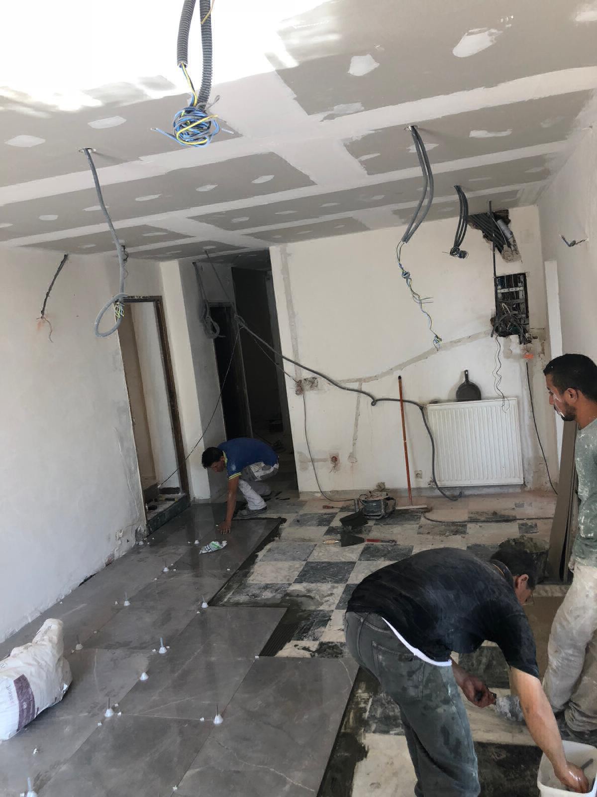 Rénovation complète intérieure avec démolition, reprises structurelles et finitions haut de gamme à La Seyne-sur-Mer