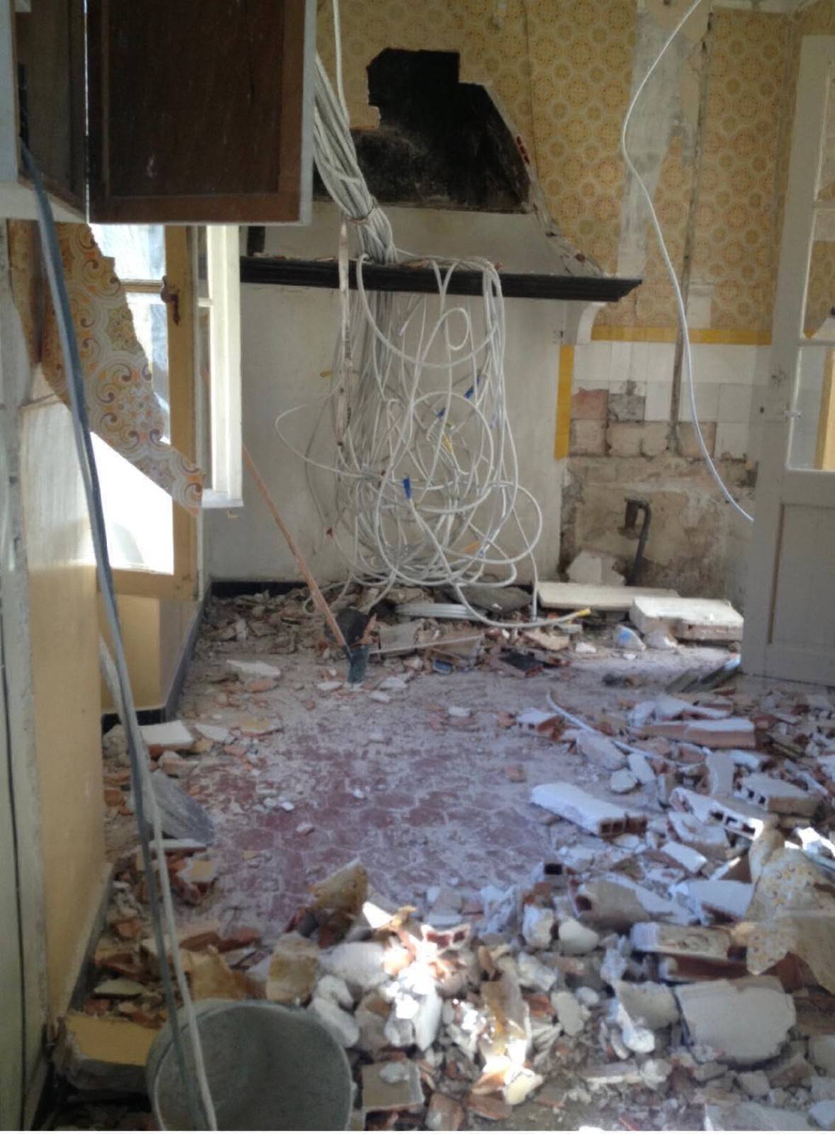 rénovation complète d'un appartement cloisons carrelage... à Hyères