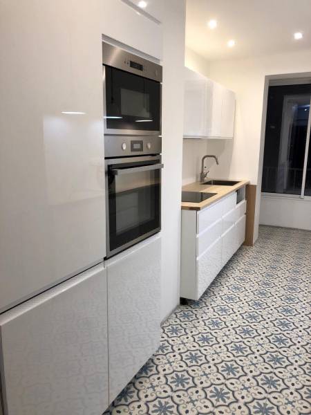 Rénovation complète et aménagement cuisine dans une maison à Carqueiranne