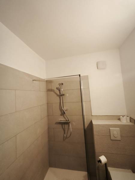 Travaux de second œuvre complets en intérieur avec plomberie, carrelage et électricité à Hyères 83400 Var