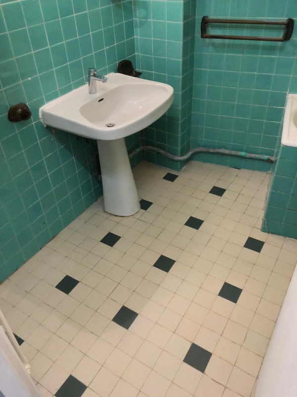 Rénovation complète d'appartement à Sanary : plomberie, électricité, carrelage et aménagement de salle de bain