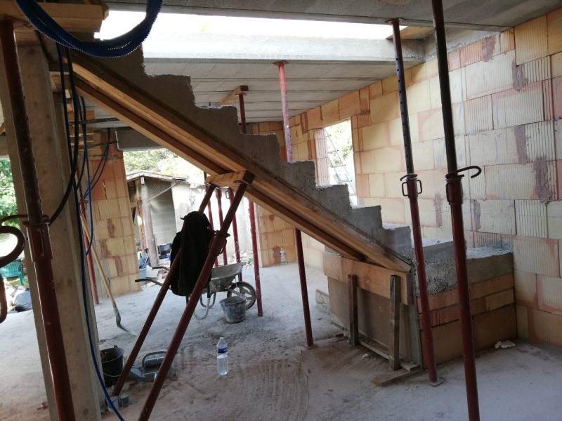 Création d'un escalier dans une villa à Sanary sur mer