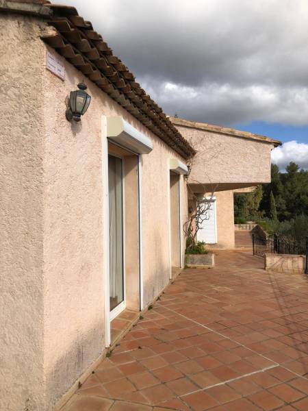 Rénovation extérieure avec isolation d'une maison à Bandol