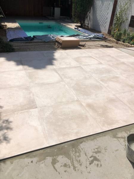 matériaux de qualités pour l'aménagement extérieur et construction d'une piscine à Bandol