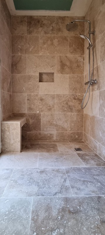 rénovation d une salle de bain dans le quartier de l Ayguades à Hyères au pied de St Tropez 